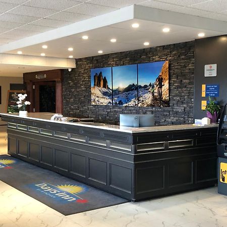 Days Inn & Conference Centre By Wyndham Camrose Norsemen Экстерьер фото