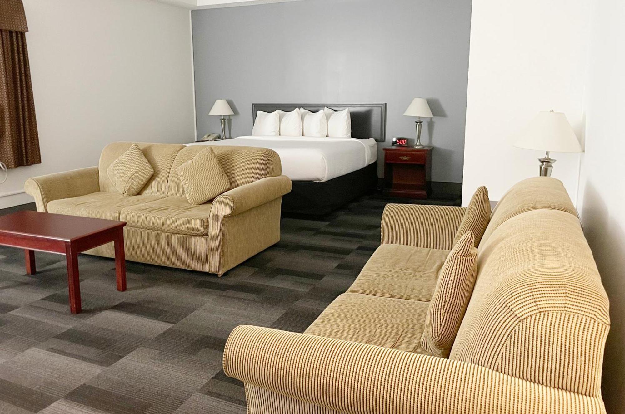 Days Inn & Conference Centre By Wyndham Camrose Norsemen Экстерьер фото