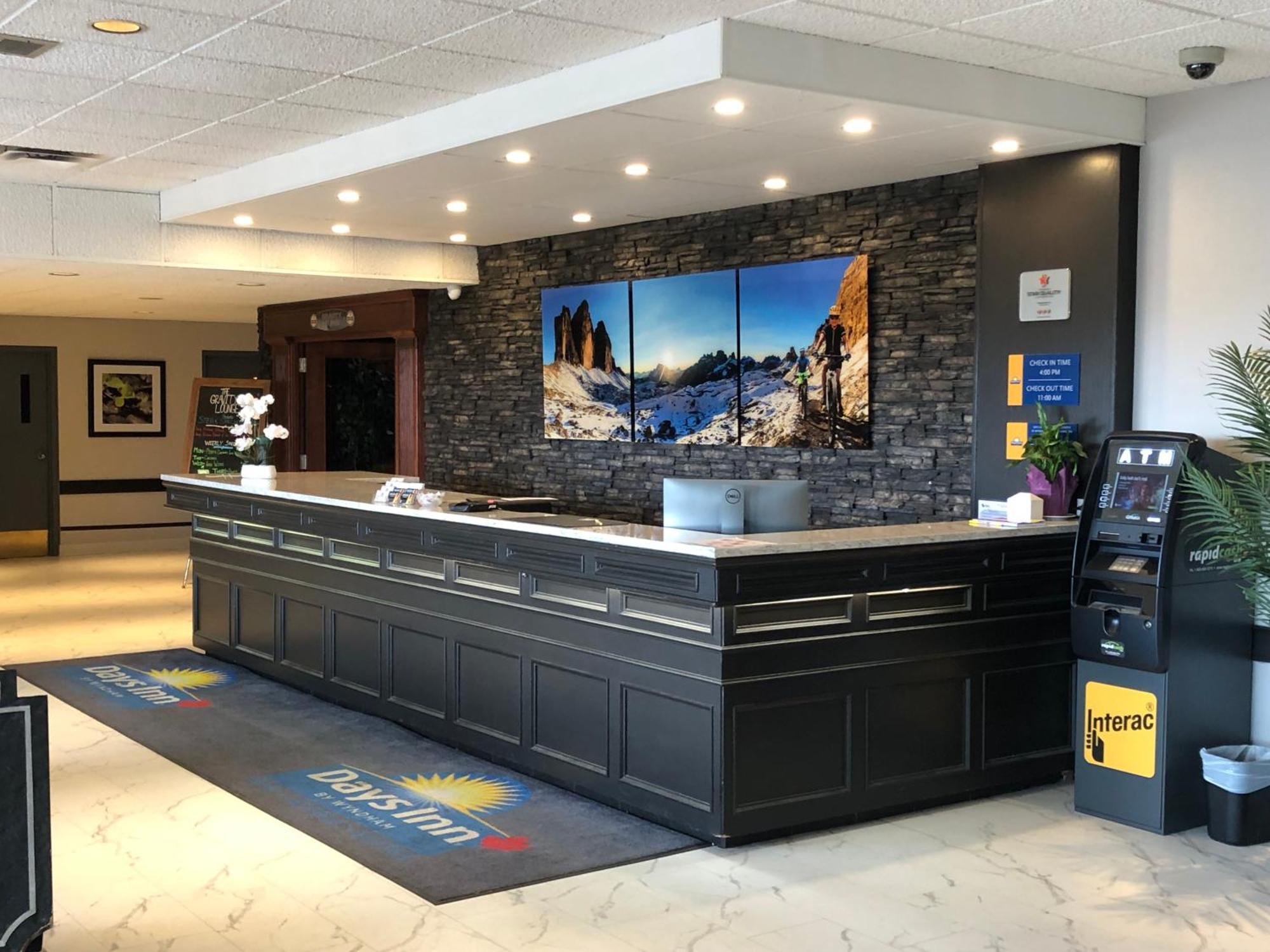 Days Inn & Conference Centre By Wyndham Camrose Norsemen Экстерьер фото