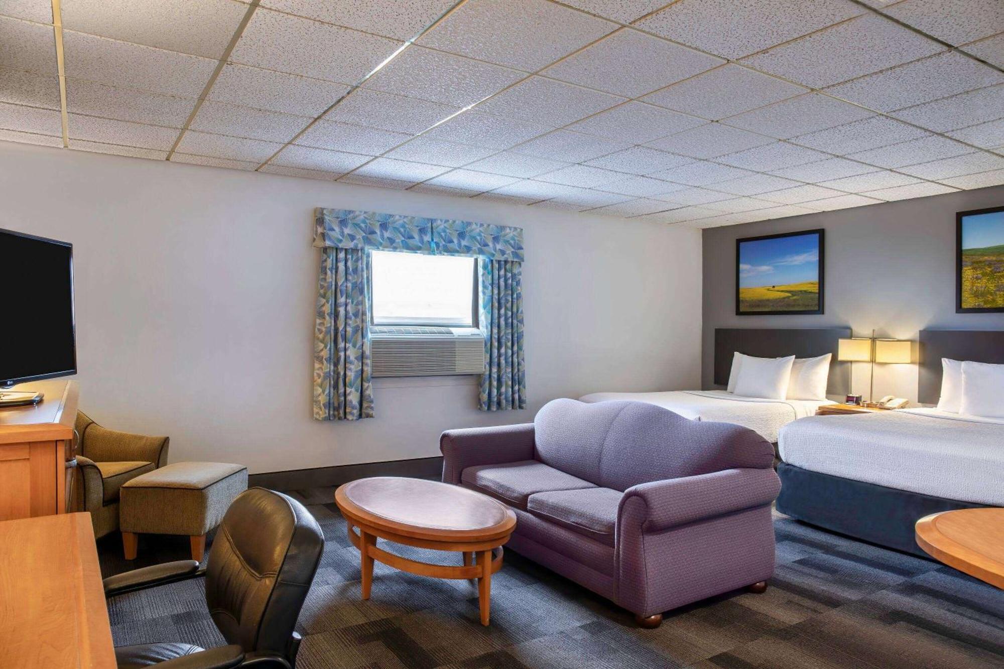 Days Inn & Conference Centre By Wyndham Camrose Norsemen Экстерьер фото
