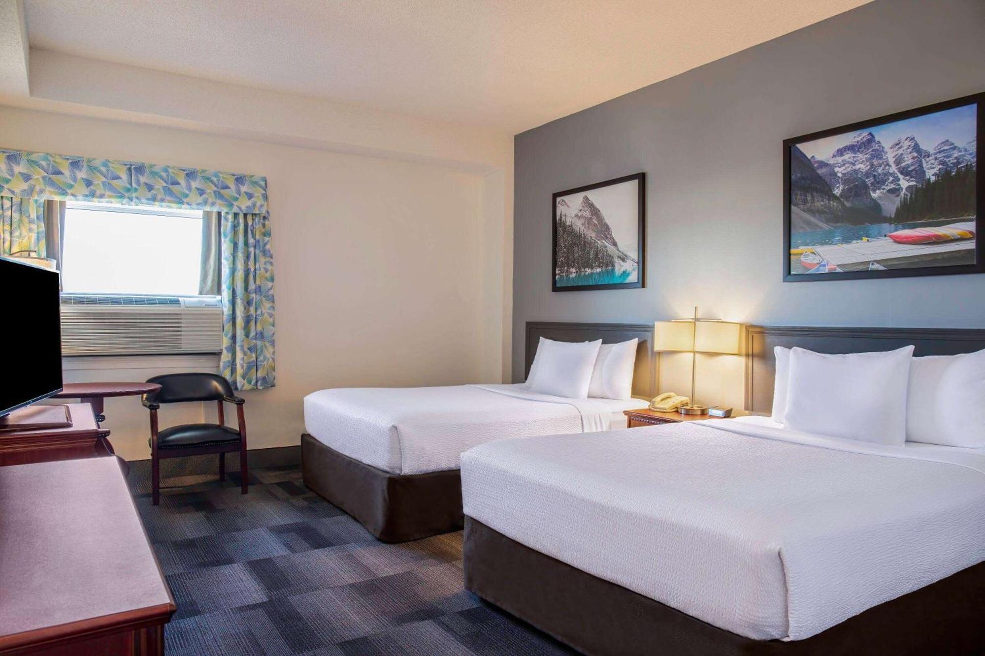 Days Inn & Conference Centre By Wyndham Camrose Norsemen Экстерьер фото