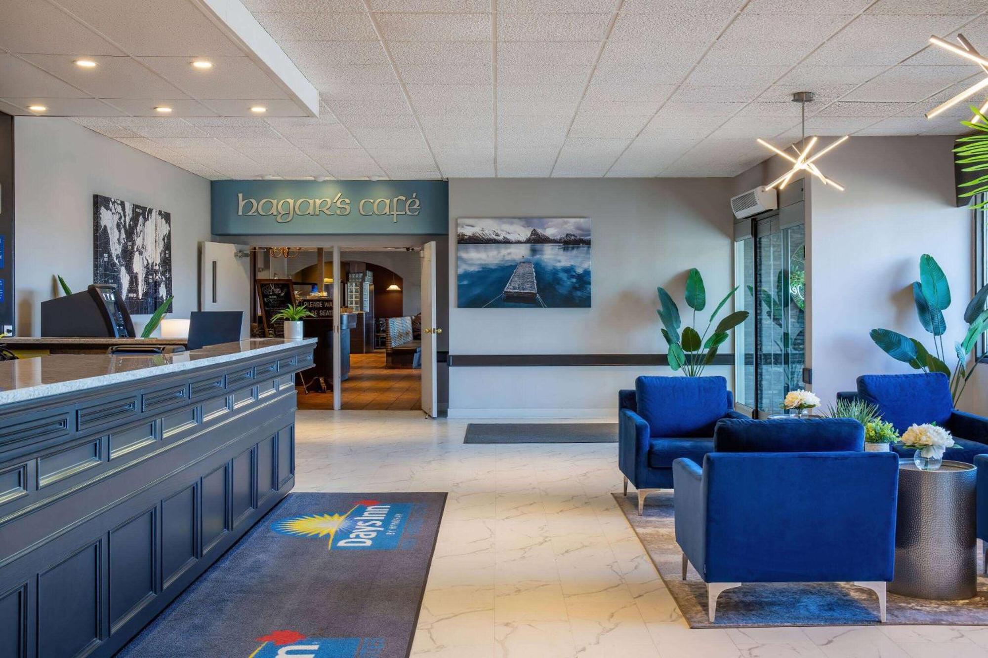 Days Inn & Conference Centre By Wyndham Camrose Norsemen Экстерьер фото