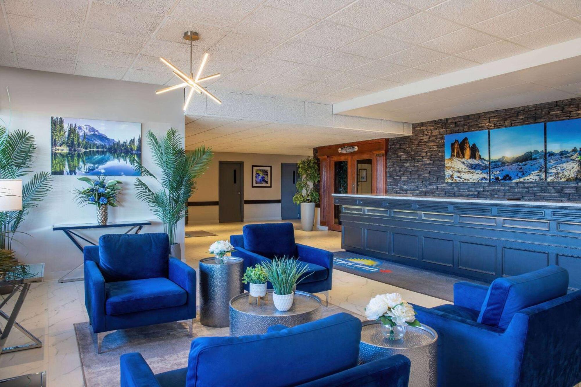Days Inn & Conference Centre By Wyndham Camrose Norsemen Экстерьер фото